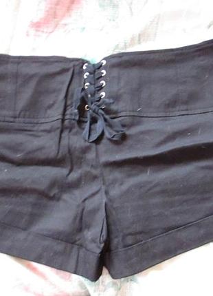 Шорти чорні на шнурівці заде