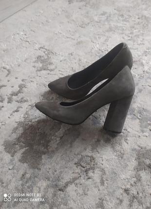 Туфлі, з натуральної замші, всередині - шкіра . 35,5-36 розмір