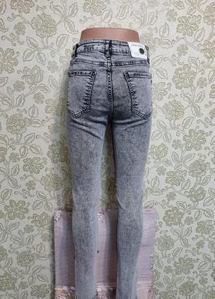Джинсы скини стрейчевые размер 42-44