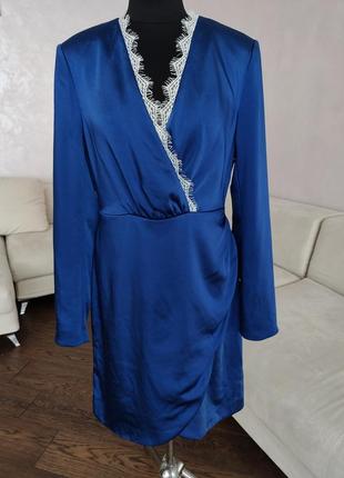 Вишукана атласна сукня синя
