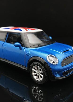 Металева інерційна машинка mini cooper s із британським прапором. модель автомобіля mini cooper s 1:32