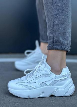 Кросівки жіночі білі4 фото