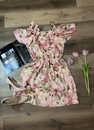 Платье с цветочным принтом1 фото