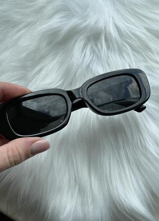 Новые солнцезащитные очки женские прямоугольные черные с маленьким браком10 фото