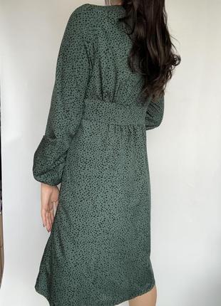 Зелена сукня в горошок на ґудзиках4 фото