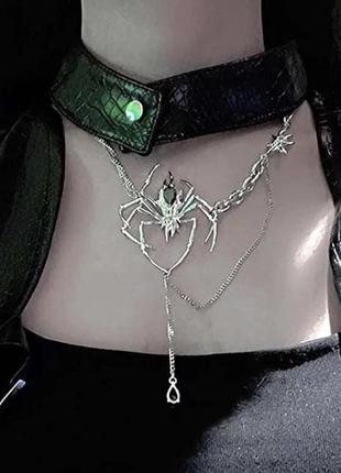 Колʼє з павуком унісекс готика