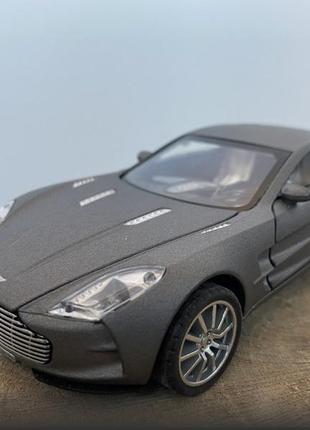 Іграшкова машинка aston martin one-77, металева модель, звук та світло