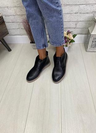 Женские ботинки черные на низком ходу натуральная кожа kosa 1-102 фото