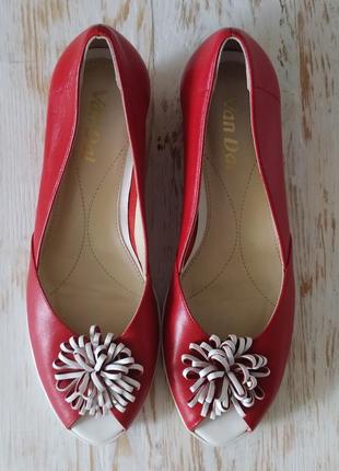 Туфлі червоні з відкритим носком van dal1 фото
