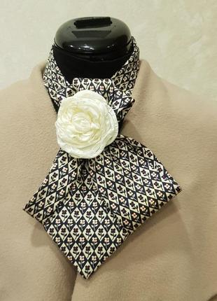 Жіноча краватка з квіткою1 фото