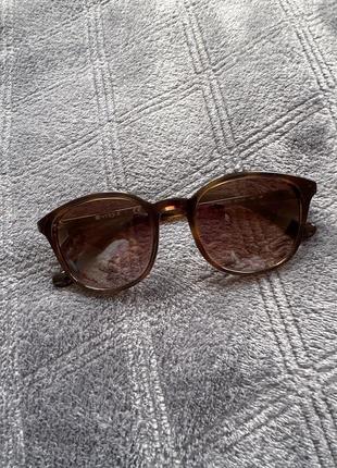 Дуже круті окуляри відомого бренду