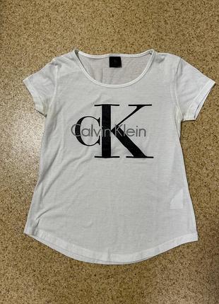 Футболка/біла/літня/жіноча/calvin klein