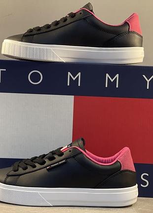 Кросівки tommy jeans tjw cupsole sneaker ess колір чорний en0en02508