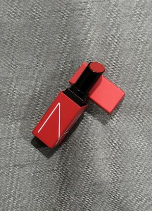 Nars powermatte lipstick 0,8 g dragon girl/ червона матова помада мініатюра