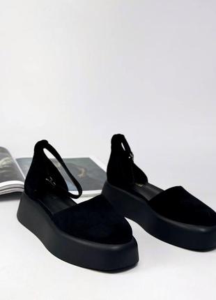 Слипоны туфли бежевые черные на платформе5 фото