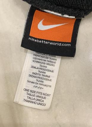 Базова вінтажна шапка nike чорна6 фото