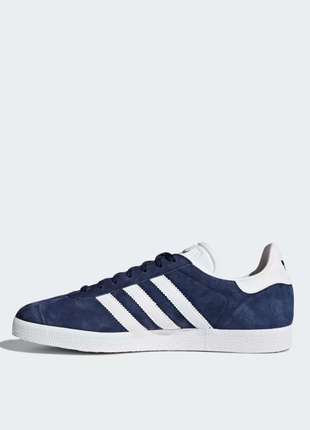 Adidas gazelle collegiate navy white.