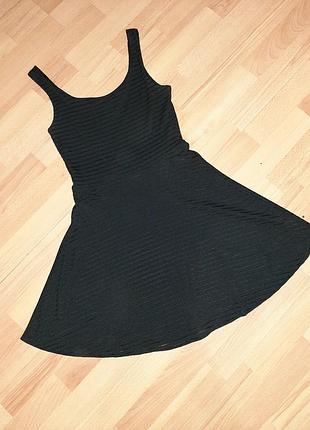 Маленькое черное платье