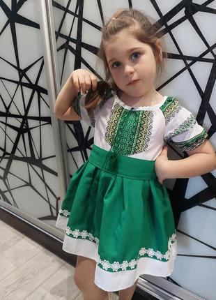 Платье вишиванка зеленого цвета с поясом 4-6 лет