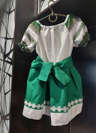 Платье вишиванка зеленого цвета с поясом 4-6 лет2 фото