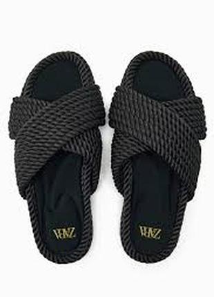 Сандалі з перехресними ременями zara