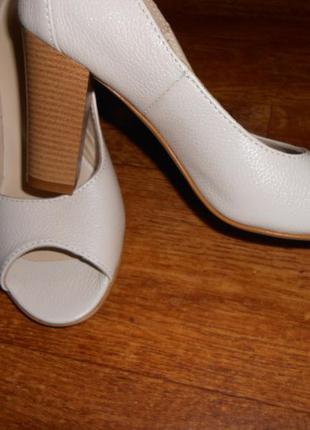 Кожаные женские туфли4 фото