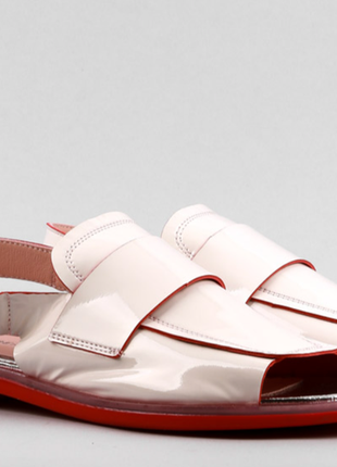 Сандалі жіночі