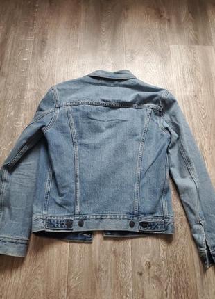 Джинсова куртка levi's/ джинсовая куртка levi's9 фото