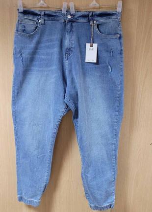 Джинсы стрейч.