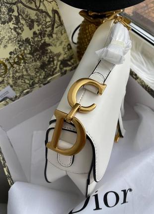 Сумка кожаная белая dior saddle10 фото