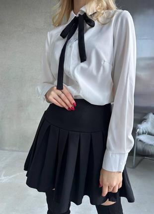 Костюм: спідниця пліссе міні чорна +блузка біла оверсайз +софтова стрічка якісний трендовий2 фото