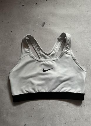 Спортивний топ nike dri fit розмір m