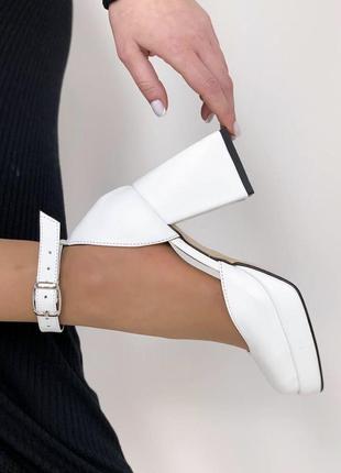 Білі туфлі із натуральної шкіри