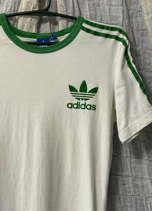 Біла футболка adidas originals adicolor