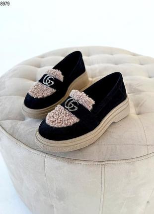 Замшеві лофери з хутром тедді