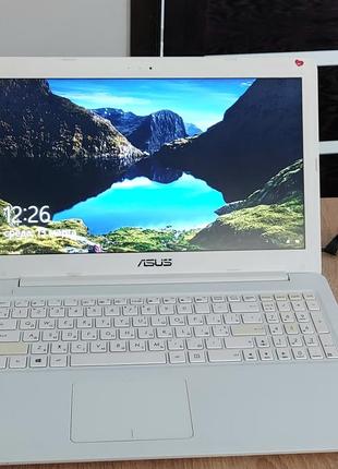 Ноутбук asus e502s тонкий, белый.
в отличном состоянии.8 фото