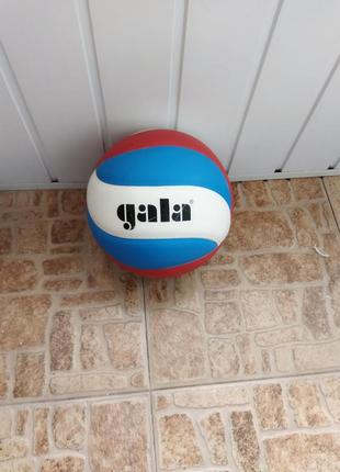 М'яч волейбольний