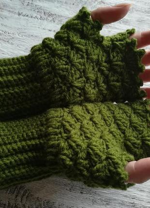 Зеленые митенки | ажурные митенки | вязаные теплые митенки | перчатки без пальцев