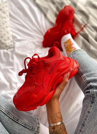 Массивные женские кроссовки красного цвета (36-40)💜9 фото