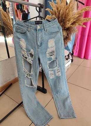 Джинси мом зі рваностями рвані джинси