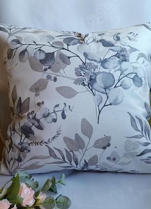 Декоративна наволочка 45*45 сірі  листя евкаліпта для декора