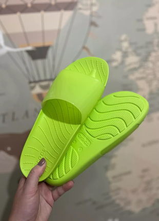 Крокс шльопанці слайди спрлеш зелені-салатові crocs slide splash limeade9 фото