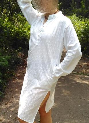 Біла туніка з вишивкою