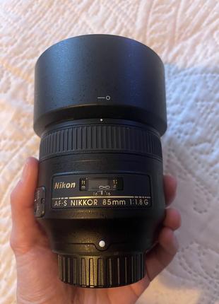 Продам. обсек портретный nikon nikkor 85mm 1:1.8g