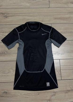 Чоловіча компресійна футболка nike pro combat s