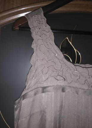 Красиве атласне плаття з вишивкою (італія) 100% віскоза2 фото