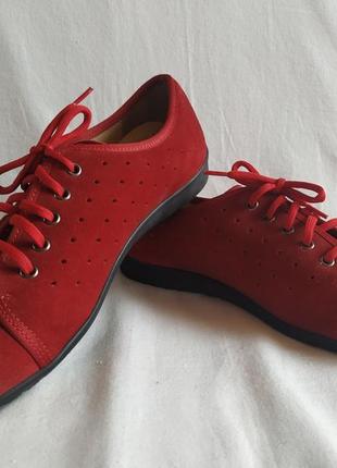 Женские кожаные кроссовки туфли "helvesko" размер 40(26,5 см) идеальные!