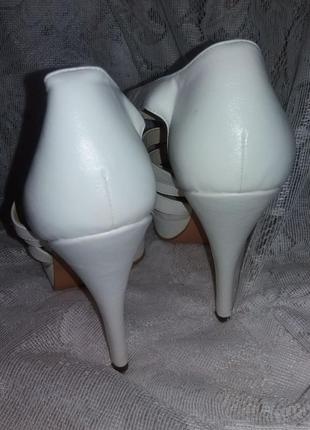 Босоножки женские белые на высоком каблуке 39 размер, б/у5 фото