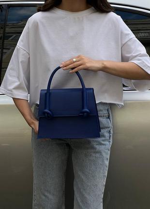 Жіноча сумка трапеція у стилі jacquemus, екошкіра, зі штучної шкіри, шкіряна, з короткими ручками, жакмю, маленька, середня, квадратна, синя1 фото