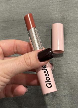 Glossier ultralip 3 g villa / бальзам для губ з відтінком9 фото